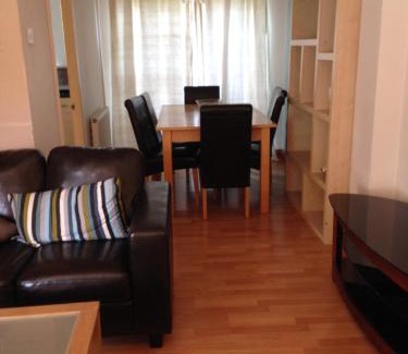 Atlantic Wharf House | Cardiff 3Bed House-FreeParking-15MinWalkToStadium