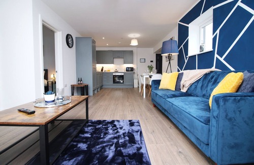 Cathays Apartment | Cardiff city centre apartment (private parking)