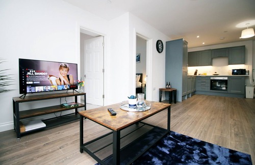 Cathays Apartment | Cardiff city centre apartment (private parking)