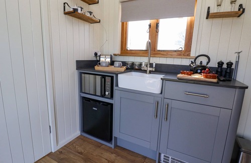 Gwaenysgor Near Prestatyn Cottage | Cariad Bach