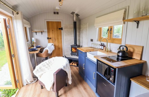 Gwaenysgor Near Prestatyn Cottage | CARIAD MAWR, pet friendly, character holiday cottage in Prestatyn