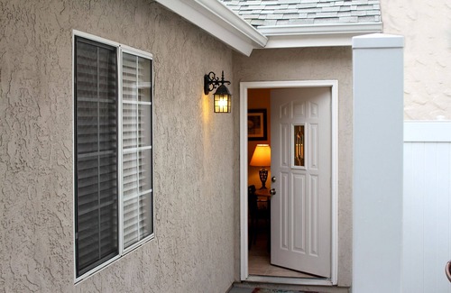 Carlsbad Cottage | Carlsbad Beach Cottage - 1/2 block to Sandy Beach & near Legolandn