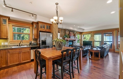 Blind Bay House | Carmel Beach Private Lodges - Unit #23. Third row, 3 bedroom lodge.