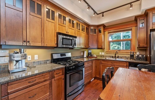 Blind Bay House | Carmel Beach Private Lodges - Unit #23. Third row, 3 bedroom lodge.