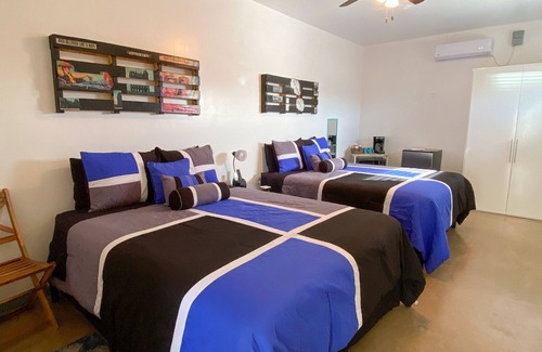 Marfa Hotel | Carmen's Marfa Hotel/Tomas 2 Queen Beds