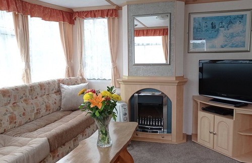 Chard Cottage | CARNABY, family friendly, character holiday cottage in South Chard