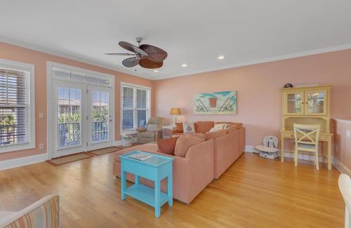 North Carolina Coast House | Carolina Hugs by Carolina Beach Realty