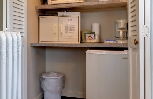 Wells Hotel | Carriage House Motel Cottages & Suites