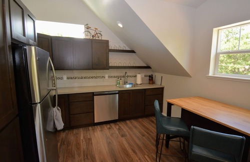 Buckingham Apartment | Carriage House