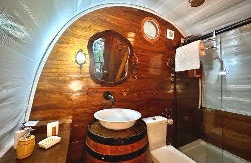 Bueno Brandao Cabin | Carroça Colorado, Vila Mágica