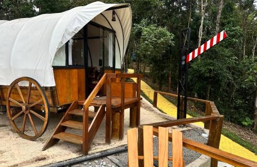 Bueno Brandao Cabin | Carroça Colorado, Vila Mágica