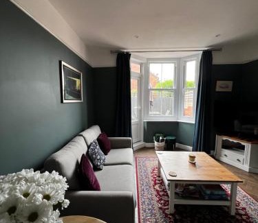Shrewsbury Apartment | Cartref - Fully equipped and stunning town flat