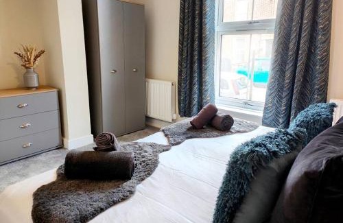 Carlisle Apartment | Carvetii - ANNE House Room 1 - Dbl bed Ground floor en-suite