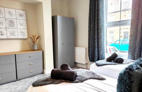 Carlisle Apartment | Carvetii - ANNE House Room 1 - Dbl bed Ground floor en-suite