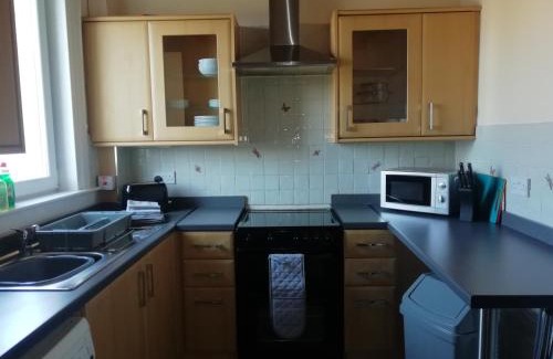 Glenrothes Apartment | Carvetii - Walter House - First floor flat sleeps 6