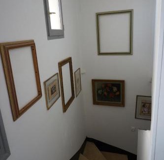 Hyeres City Centre Apartment | Casaïa - Santorin - Chambre avec salle de bain privée