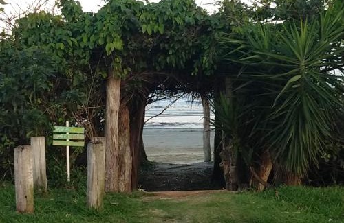Peruibe House | casa à 200 metros da praia e calçadão e a 300 do centro