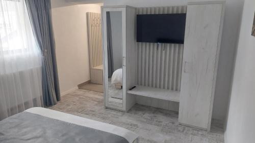 Curtea De Arges House | Casa 1 Mai