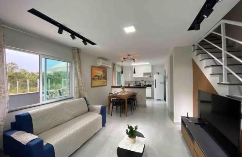 Itaipuacu Apartment | Casa 2 suites, ampla área externa, 300m praia