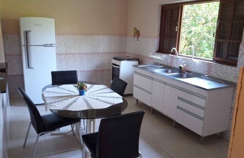 Jabaquara House | Casa 3 Quartos Para Famílias, Próximo da Praia e com ar Condicionado