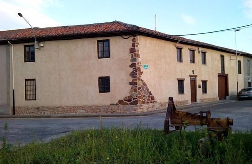 Antonan del Valle Cottage | Casa Abuela Tina, spacious with cobblestone patio, source of spring water
