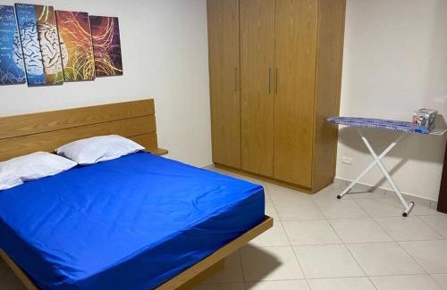 Sao Pedro House | Casa adorável com 6 quartos, piscina, sauna, lareira e academia