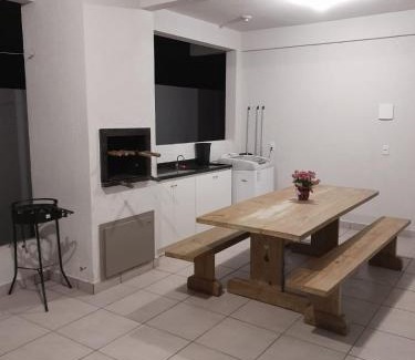 Ze Amandio House | Casa agradável com piscina e churrasqueira