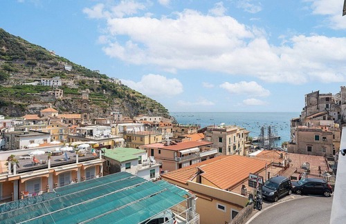 Minori House | Casa Alloro D: A welcoming apartment located in the center of Minori and a few meters from the sea.