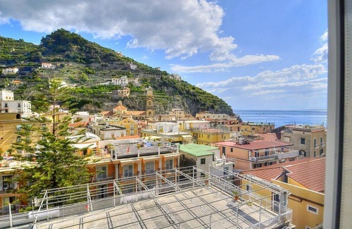 Minori House | Casa Alloro D: A welcoming apartment located in the center of Minori and a few meters from the sea.