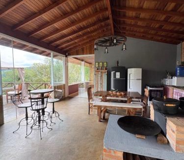 Pocinhos do Rio Verde House | Casa alto padrão 4 Suítes na montanha com vista espetacular