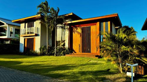 Praia do Forte House | Casa Alto Padrão 5 Suítes Piscina e Hidro Aquecida