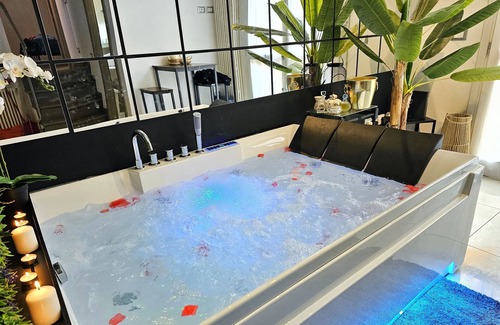 Ferrara Historic Centre House | Casa Ama Private Spa