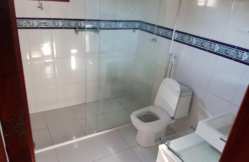 Rio Vermelho Norte House | Casa Amarela com Piscina