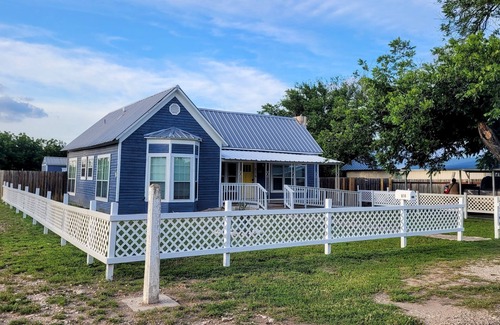 Junction House | Casa Azul - Sleeps 10