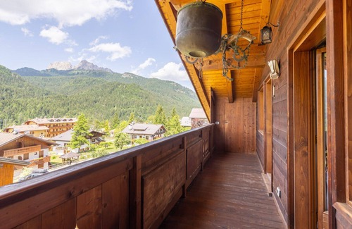 San Vito di Cadore Apartment | Casa Belvedere 2 penthouse with Dolomites view