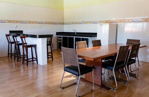 Confins House | Casa bem equipada com piscina,churrasqueira e WiFi