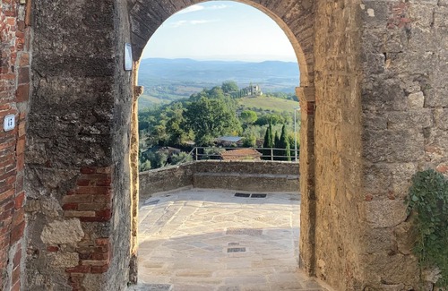 Chiusdino House | Casa Betta: Step Back in Time – A 700-Year-Old Tuscan Gem