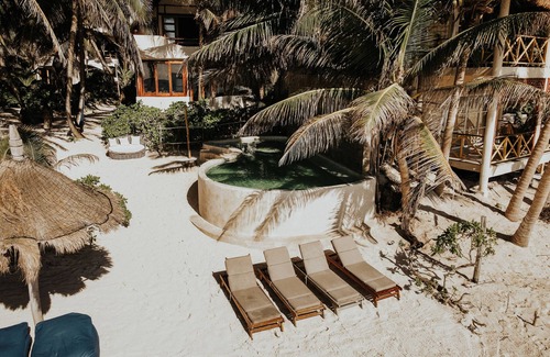 Zona Hotelera House | Casa Bonita – Simple Luxury Steps from the Sea on Tulum’s Best Beach