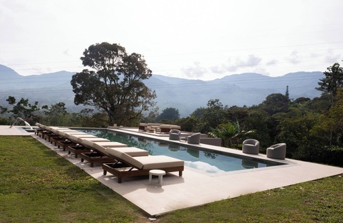 Barbosa House | Casa Bosque Luxescape in Nature