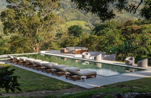 Barbosa Villa | Casa Bosque Luxescape in Nature