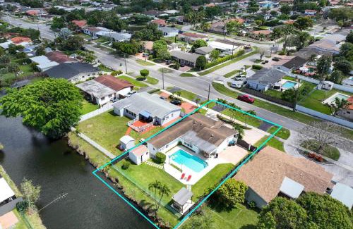 Westchester House | Casa Cabos - Fun in Miami - Pool BBQ - Fit 10