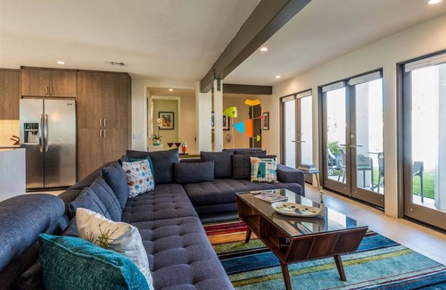 Historic Tennis Club House | Casa Cahuilla - Walk to downtown Palm Springs from this Tennis Club retreat