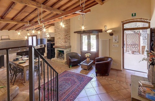 Pontassieve House | Casa Camomilla C: A characteristic and welcoming two-story independent house surrounded by meadows and by green hills, with Free WI-FI.