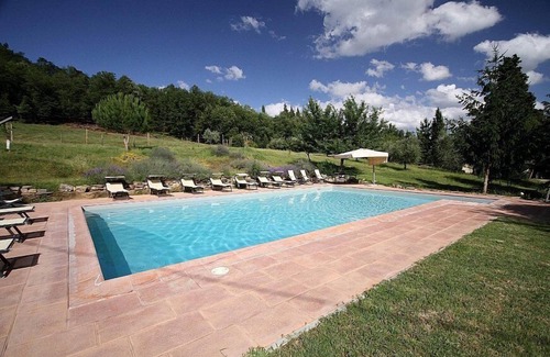 Pontassieve House | Casa Camomilla F: A characteristic and welcoming independent house surrounded by meadows and by green hills, with Free WI-FI.
