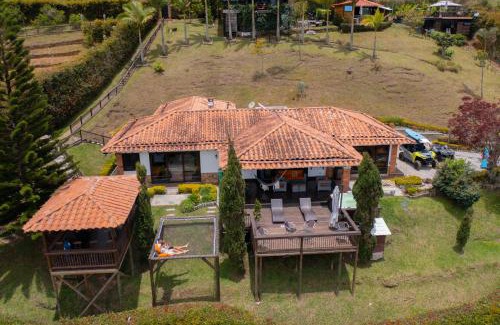 El Penol House | CASA CAMPESTRE MONTECARLO Guatapé- desayuno a pareja