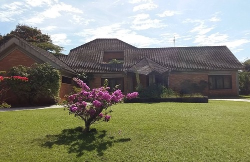 Itu House | Casa Capa Architecture and Construction. It has a lot of charm.