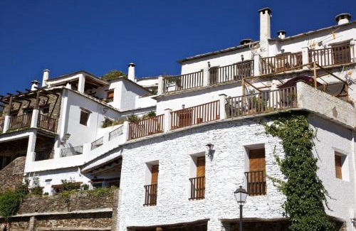 Bubion Apartment | Casa Carole - 3 Bedroom Luxury Apartment