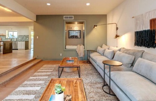 Tucson House | Casa Catalina - Modern Pet-Friendly Desert Retreat Near Hiking & Biking Trails!
