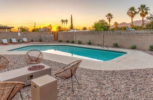 Tucson House | Casa Catalina - Modern Pet-Friendly Desert Retreat Near Hiking & Biking Trails!