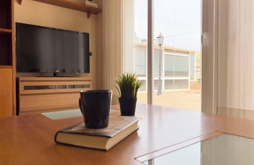 Marianao Ski Chalet | Casa cerca BCN, ideal empresas, 15min FiraBCN, A/C